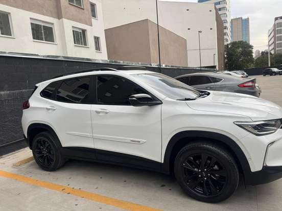 CHEVROLET-TRACKER-2023