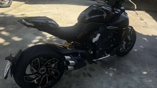 DUCATI-DIAVEL V4-2025