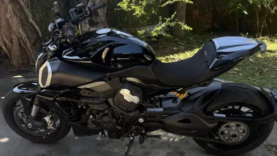 DUCATI-DIAVEL V4-2025