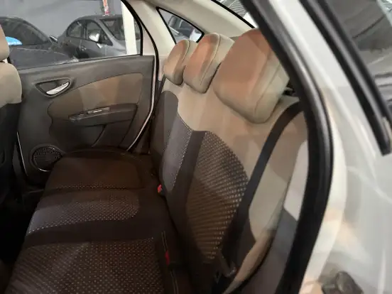 FIAT-SIENA-2013