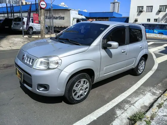FIAT UNO 1.0 EVO VIVACE 8V FLEX 4P MANUAL