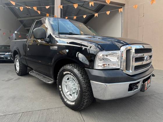 FORD F-250 3.9 XLT 4X2 CS DIESEL 2P MANUAL