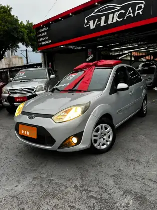 FORD FIESTA 1.6 ROCAM SEDAN 8V FLEX 4P MANUAL