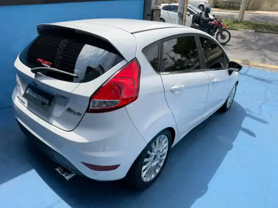 FORD-FIESTA-2015