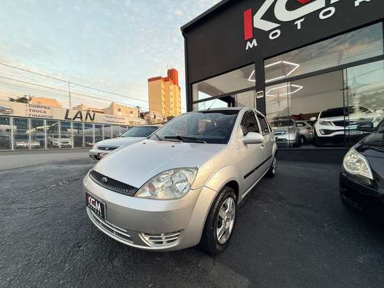 FORD-FIESTA-1.0 MPI PERSONNALITÉ 8V GASOLINA 4P MANUAL FORD-FIESTA-2004