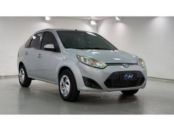 FORD FIESTA 1.6 ROCAM SEDAN 8V FLEX 4P MANUAL