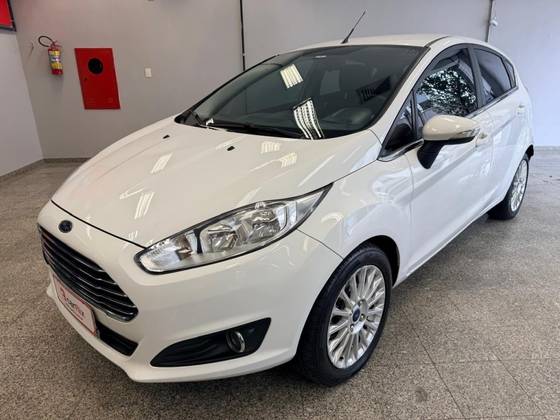 FORD FIESTA 1.6 TITANIUM HATCH 16V FLEX 4P POWERSHIFT