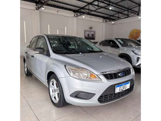 FORD-FOCUS-2010