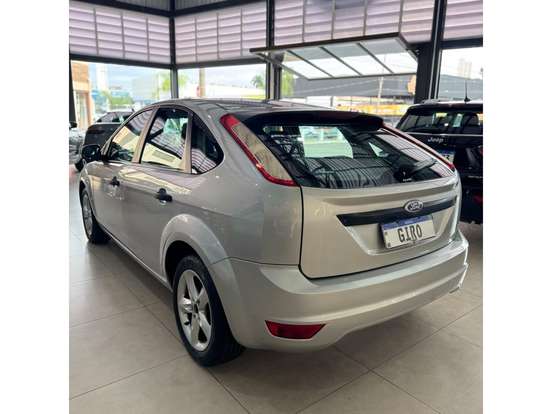 FORD-FOCUS-2010