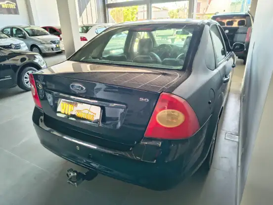 FORD-FOCUS-2011