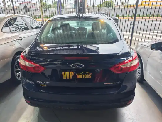 FORD-FOCUS-2.0 SE SEDAN 16V FLEX 4P AUTOMÁTICO FORD-FOCUS-2015