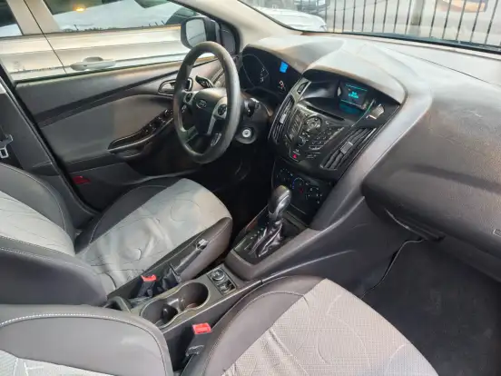 FORD-FOCUS-2015