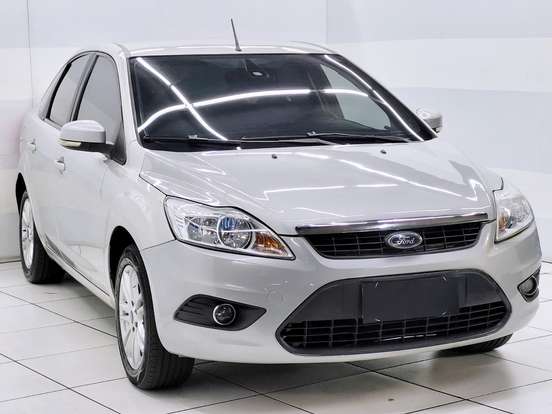 FORD-FOCUS-2012