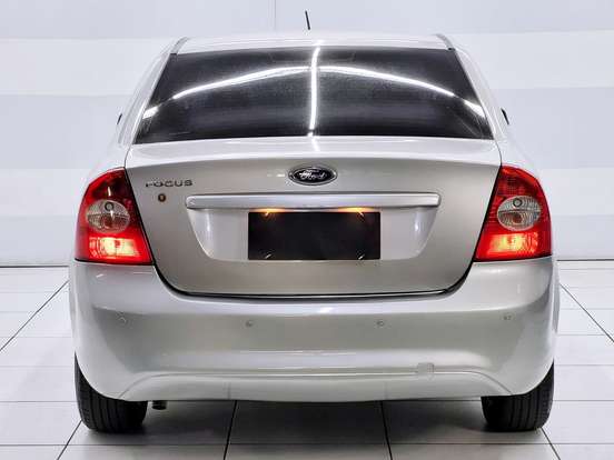 FORD-FOCUS-2012