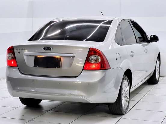 FORD-FOCUS-2012