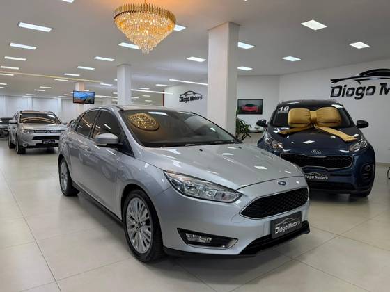 FORD FOCUS 2.0 SE PLUS FASTBACK 16V FLEX 4P POWERSHIFT