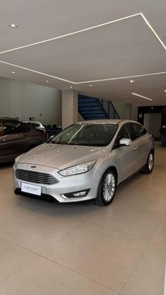 FORD FOCUS 2.0 SE PLUS FASTBACK 16V FLEX 4P POWERSHIFT