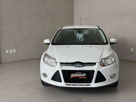 FORD-FOCUS-2015