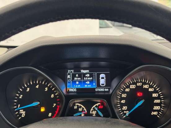 FORD-FOCUS-2015