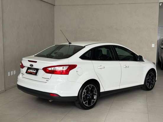 FORD-FOCUS-2015