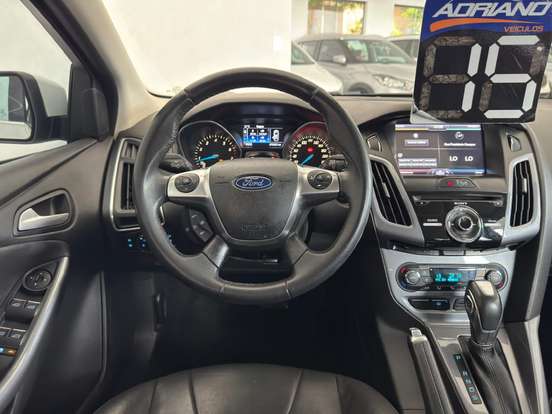 FORD-FOCUS-2015