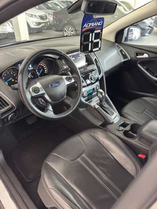 FORD-FOCUS-2015
