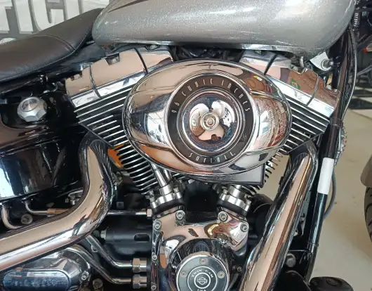 HARLEY-DAVIDSON-SOFTAIL BREAKOUT-2015