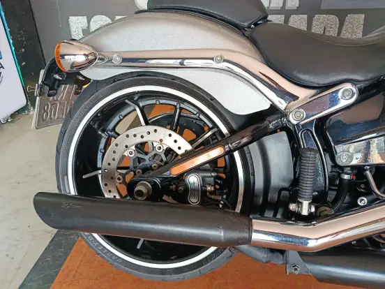 HARLEY-DAVIDSON-SOFTAIL BREAKOUT HARLEY-DAVIDSON-SOFTAIL BREAKOUT-2015