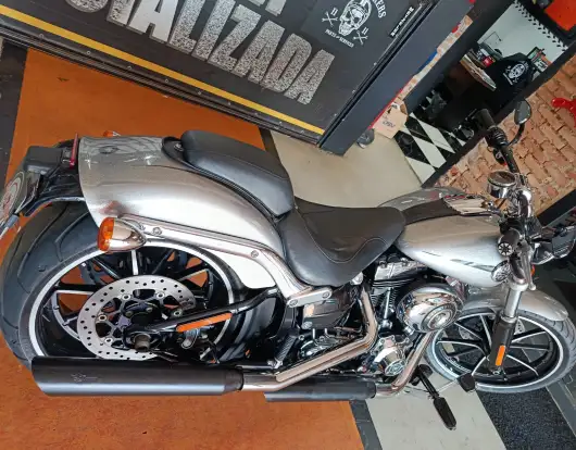 HARLEY-DAVIDSON-SOFTAIL BREAKOUT-2015