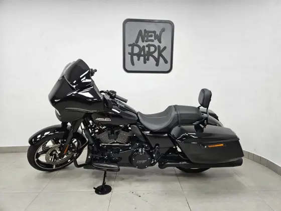 HARLEY-DAVIDSON STREET GLIDE 