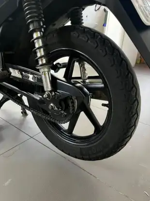 HONDA-BIZ 125 ES-2011
