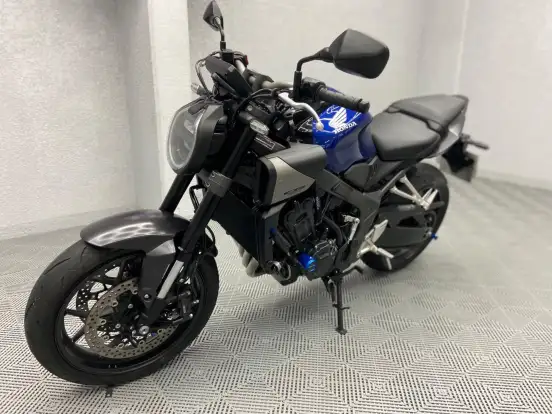 HONDA-CB 650R E-CLUTCH-2025