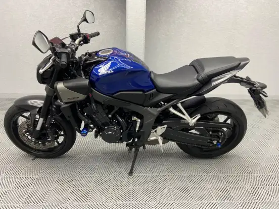 HONDA-CB 650R E-CLUTCH-2025
