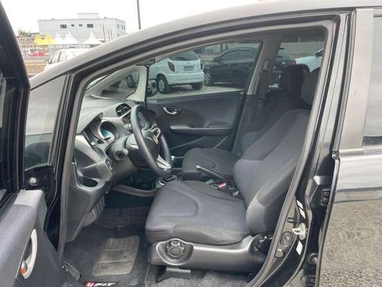 HONDA-FIT-2010