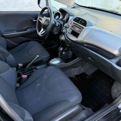 HONDA-FIT-2009
