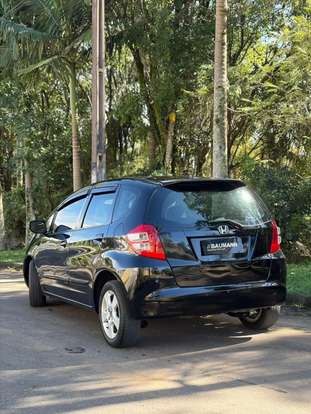 HONDA-FIT-2010