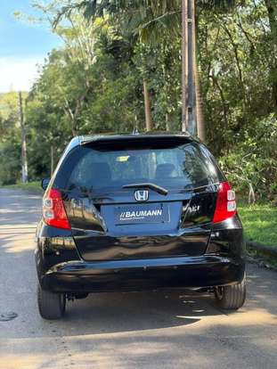 HONDA-FIT-2010