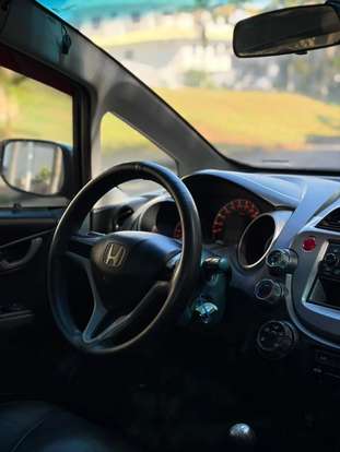 HONDA-FIT-2010