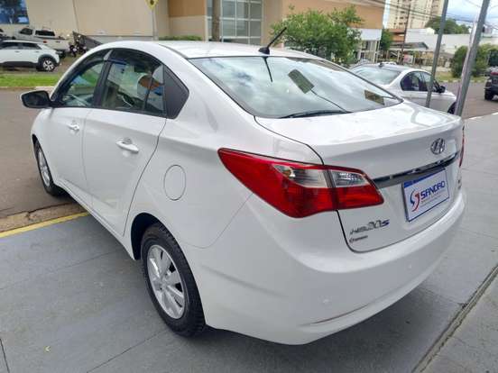 HYUNDAI-HB20S-1.6 COMFORT PLUS 16V FLEX 4P AUTOMÁTICO HYUNDAI-HB20S-2014