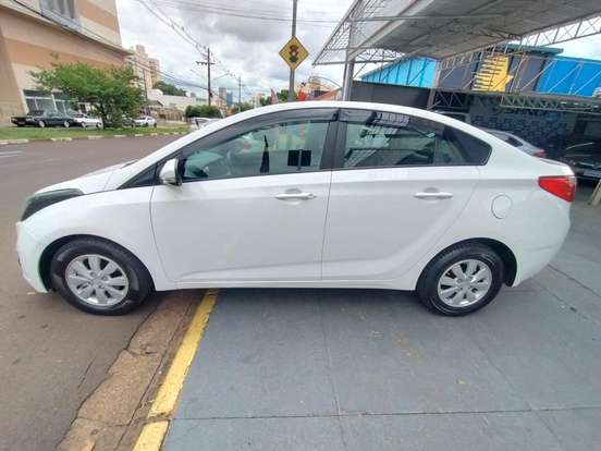 HYUNDAI-HB20S-1.6 COMFORT PLUS 16V FLEX 4P AUTOMÁTICO HYUNDAI-HB20S-2014