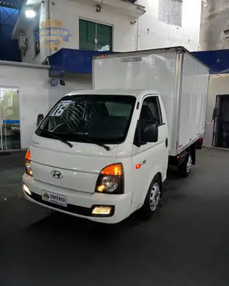 HYUNDAI-HR-2.5 LONGO SEM CAÇAMBA 4X2 16V 130CV TURBO INTERCOOLER DIESEL 2P MANUAL HYUNDAI-HR-2015