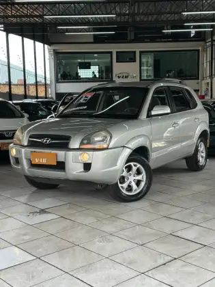 HYUNDAI TUCSON 2.0 MPFI GLS 16V 143CV 2WD GASOLINA 4P AUTOMÁTICO