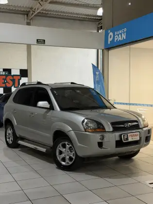 HYUNDAI TUCSON 2.0 MPFI GLS 16V 143CV 2WD GASOLINA 4P AUTOMÁTICO