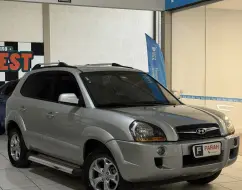 HYUNDAI TUCSON 2.0 MPFI GLS 16V 143CV 2WD GASOLINA 4P AUTOMÁTICO HYUNDAI TUCSON 2.0 MPFI GLS 16V 143CV 2WD GASOLINA 4P AUTOMÁTICO