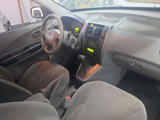 HYUNDAI-TUCSON-2010