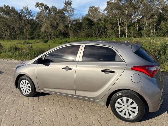 HYUNDAI HB20 1.0 COMFORT 12V FLEX 4P MANUAL