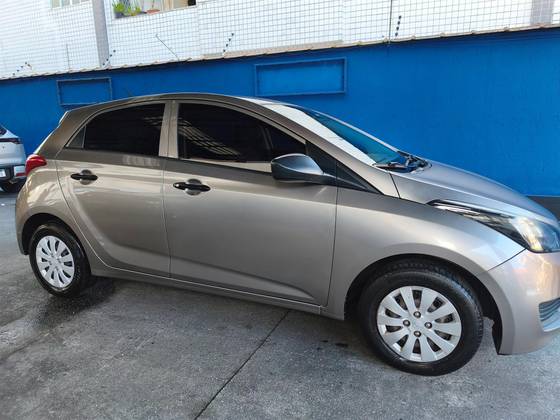 HYUNDAI HB20 1.0 COMFORT 12V FLEX 4P MANUAL
