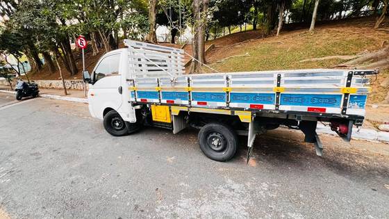 HYUNDAI HR 2.5 LONGO SEM CAÇAMBA 4X2 16V 130CV TURBO INTERCOOLER DIESEL 2P MANUAL
