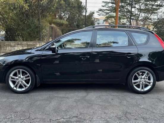 HYUNDAI-I30 CW-2.0 MPFI GLS 16V GASOLINA 4P MANUAL HYUNDAI-I30 CW-2011