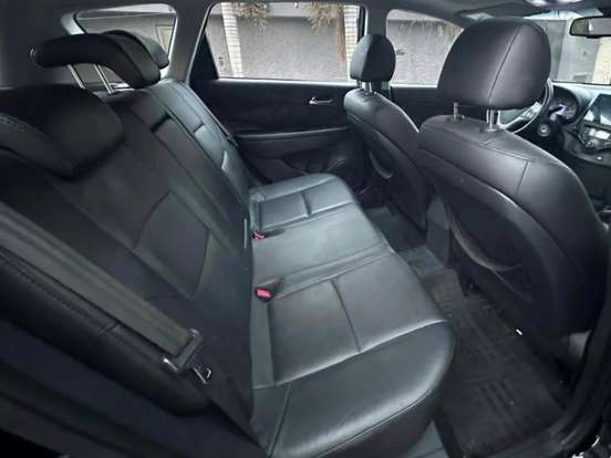 HYUNDAI-I30 CW-2.0 MPFI GLS 16V GASOLINA 4P MANUAL HYUNDAI-I30 CW-2011